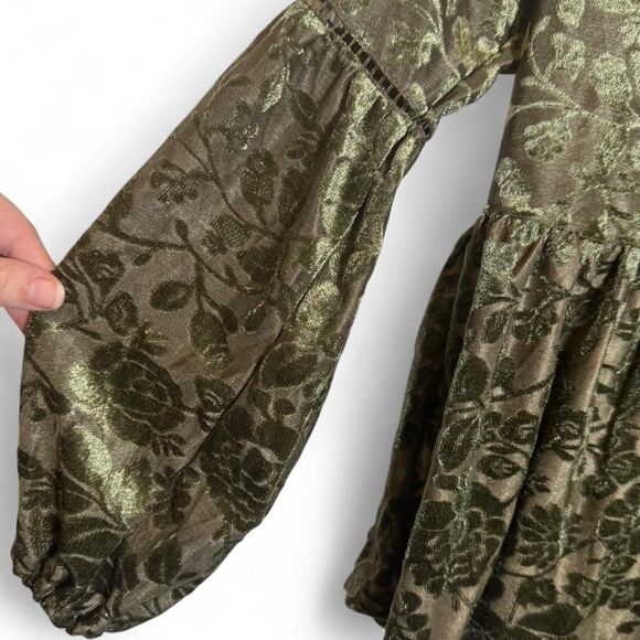 Cato Women’s Winter Daydream Velvet Burnout Top Grape Leaf XS NWT - Picture 2 of 5